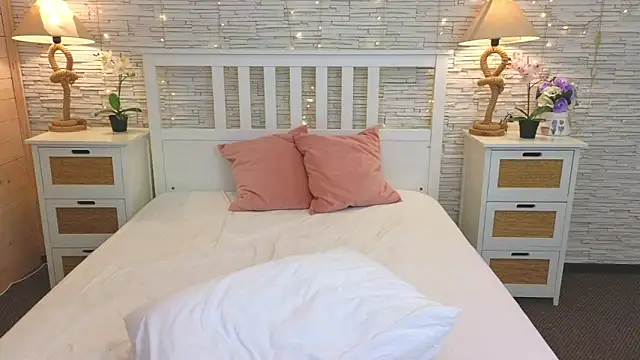 Soft Lilly online show from 05.08.26