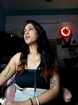 Darling Annie online show from 12.17.25