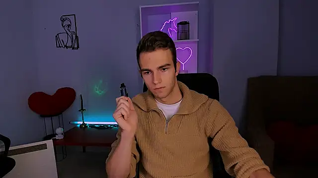 Snapshot of astren_villo chatting on 11.25.25 astren villo online show from 11.25.25