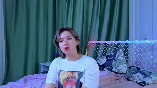 Snapshot of AlisiaEthen chatting on 11.03.25 AlisiaEthen online show from 11.03.25