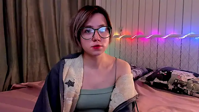 Snapshot of AlisiaEthen chatting on 11.23.25 AlisiaEthen online show from 11.23.25