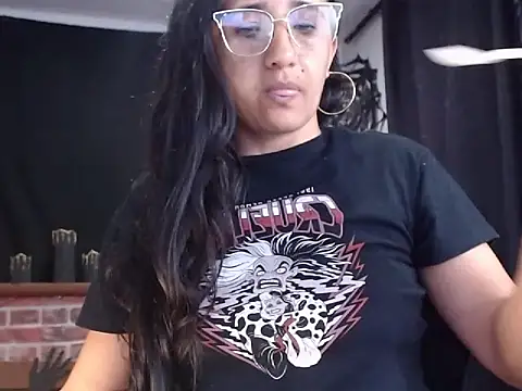 Lucyy Naugthy online show from 10.20.25