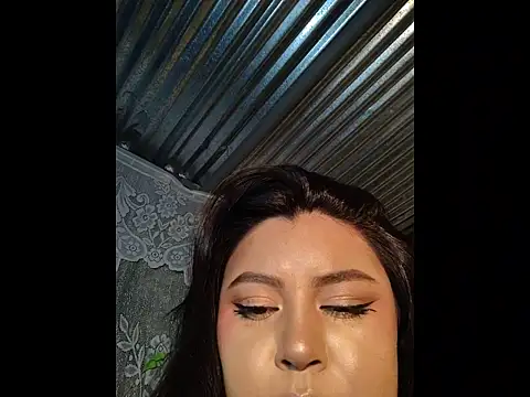 Snapshot of EliaStone05 chatting on 01.11.26 EliaStone05 online show from 01.11.26