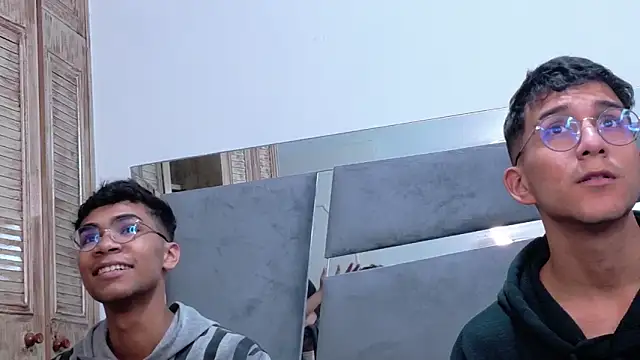 Desire4Duo online show from 12.02.25