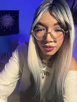 Cute Aleja online show from 04.17.26