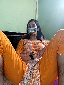 Snapshot of Night_Queen3 chatting on 11.20.25 Night Queen3 online show from 11.20.25