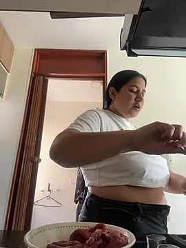 Snapshot of kassandra_luxury chatting on 11.18.25 kassandra luxury online show from 11.18.25