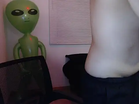 Snapshot of LionCluess chatting on 01.15.26 LionCluess online show from 01.15.26