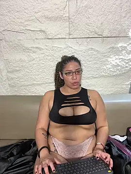 Yvonny27 online show from 11.02.25