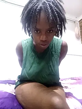 Snapshot of TinyThick chatting on 10.22.25 TinyThick online show from 10.22.25