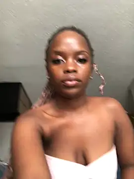 Snapshot of TinyThick chatting on 01.19.26 TinyThick online show from 01.19.26