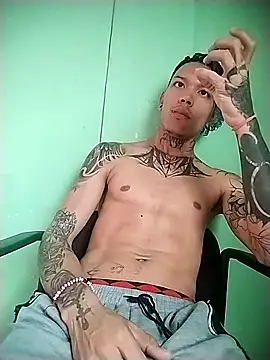 Snapshot of Overinktt chatting on 11.26.25 Overinktt online show from 11.26.25