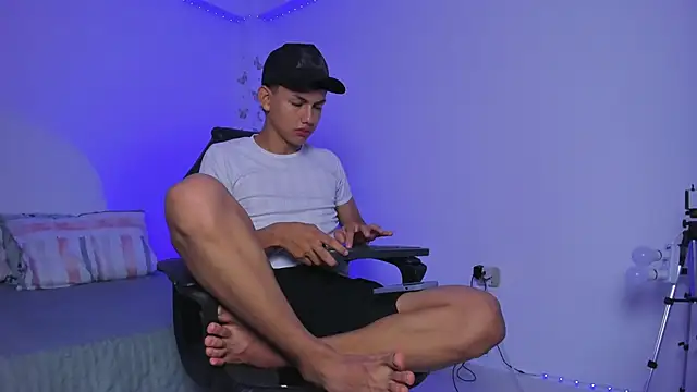 Snapshot of Axel_Cody_ chatting on 11.05.25 Axel Cody online show from 11.05.25