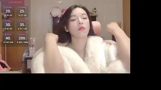 Mimi-777 online show from 10.19.25