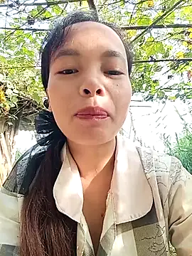 Snapshot of Nguyet2k4 chatting on 10.30.25 Nguyet2k4 online show from 10.30.25