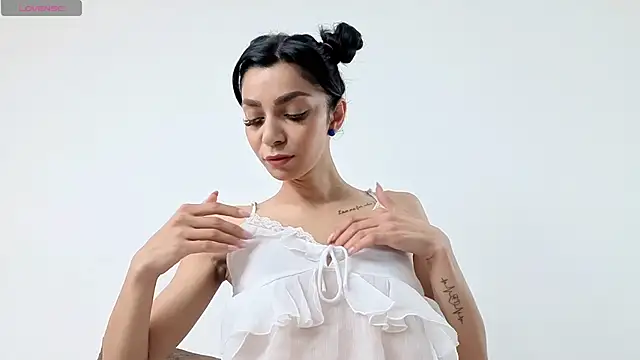 ReneeVoss online show from 05.18.26