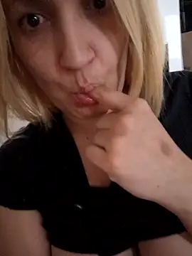 Nicolle Amor online show from 10.21.25