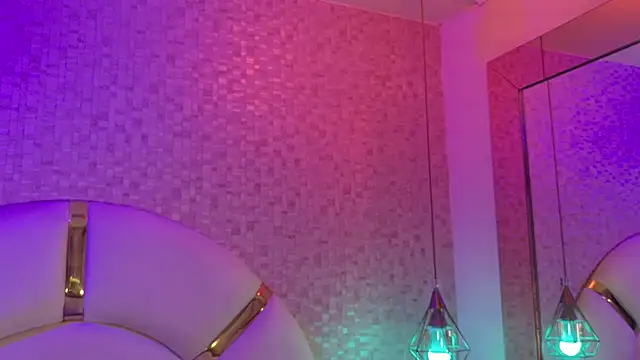 Snapshot of emmy_rose25 chatting on 12.04.25 emmy rose25 online show from 12.04.25