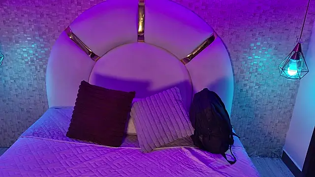 Snapshot of emmy_rose25 chatting on 02.01.26 emmy rose25 online show from 02.01.26