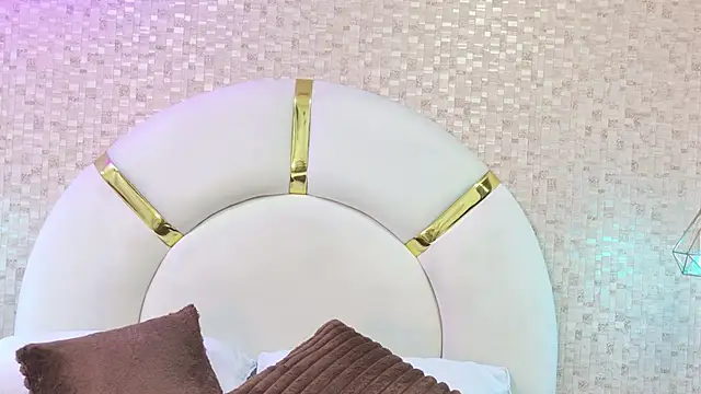 Snapshot of emmy_rose25 chatting on 02.11.26 emmy rose25 online show from 02.11.26