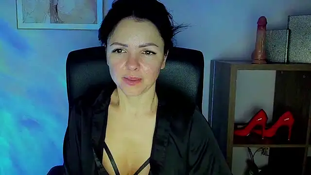 Mollybloom40 online show from 12.18.25