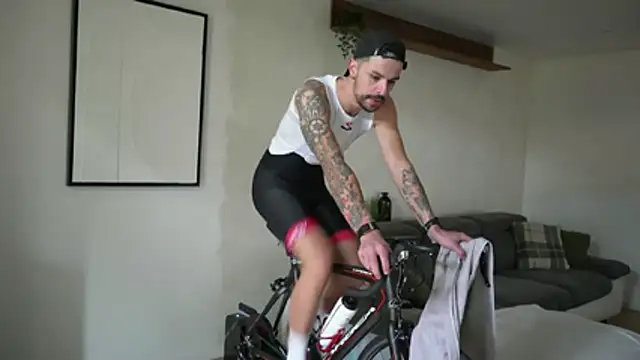 monsieurguitsxxx online show from 02.06.26