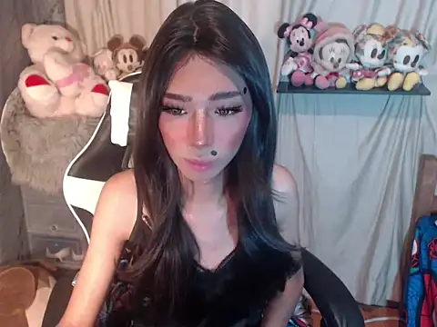 Snapshot of Yourasianbabyemma chatting on 10.25.25 Yourasianbabyemma online show from 10.25.25