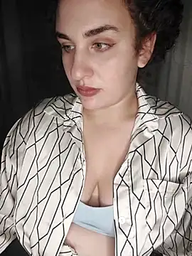 Kiki Catty online show from 10.19.25