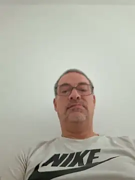 Snapshot of Mikadu95 chatting on 10.19.25 Mikadu95 online show from 10.19.25