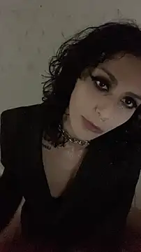 Snapshot of yvessblue chatting on 11.30.25 yvessblue online show from 11.30.25