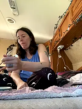 Snapshot of JT83FL chatting on 11.14.25 JT83FL online show from 11.14.25