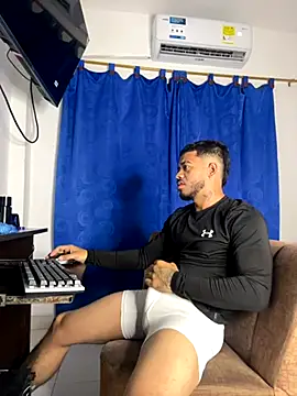 Kylian Alessandro online show from 11.13.25