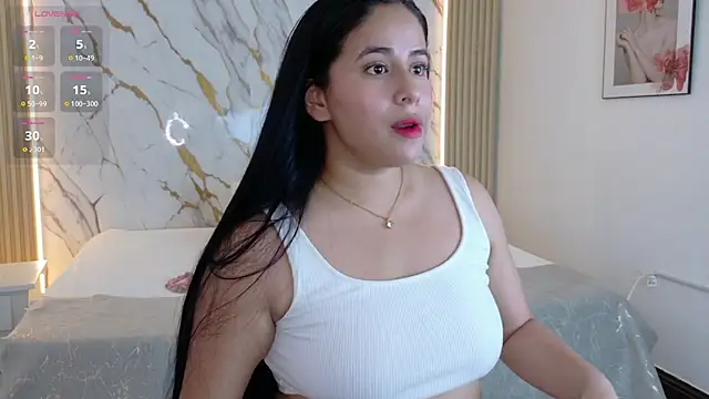 Snapshot of zoe_longhair chatting on 06.19.26 zoe longhair online show from 06.19.26