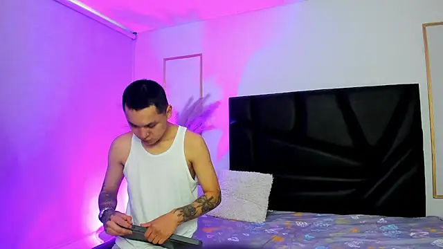 AnnieAndLeandro online show from 12.05.25