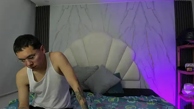 AnnieAndLeandro online show from 02.04.26