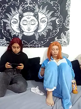 Snapshot of abby_n_emily chatting on 11.14.25 abby n emily online show from 11.14.25