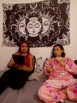 Snapshot of abby_n_emily chatting on 11.29.25 abby n emily online show from 11.29.25