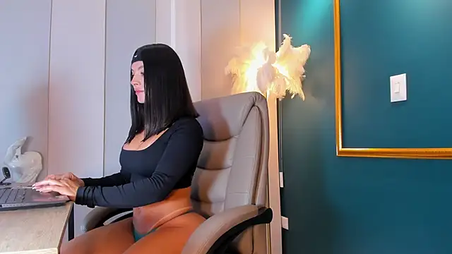 Rashel Frost  online show from 03.16.26