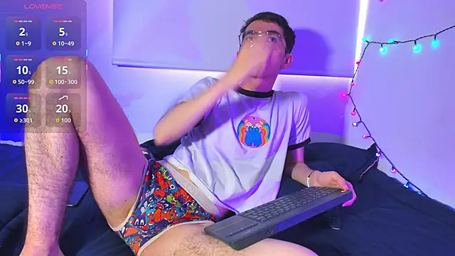 Snapshot of dani_angel_dark chatting on 12.19.25 dani angel dark online show from 12.19.25