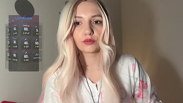 Snapshot of cute_cake chatting on 01.07.26 cute cake online show from 01.07.26