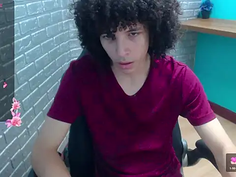 Snapshot of Mike_Miiller_ chatting on 10.24.25 Mike Miiller online show from 10.24.25