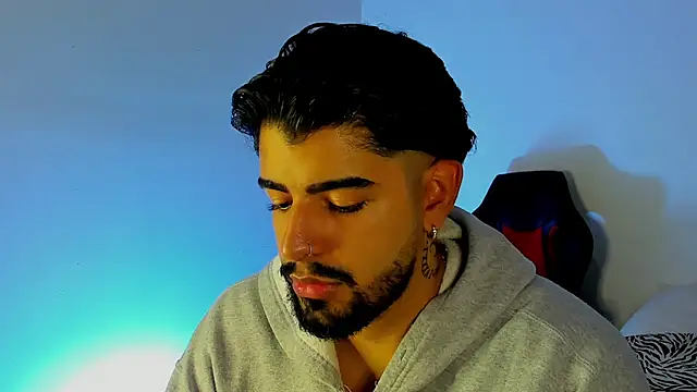 maximo black  online show from 10.20.25