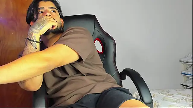 maximo black  online show from 11.19.25