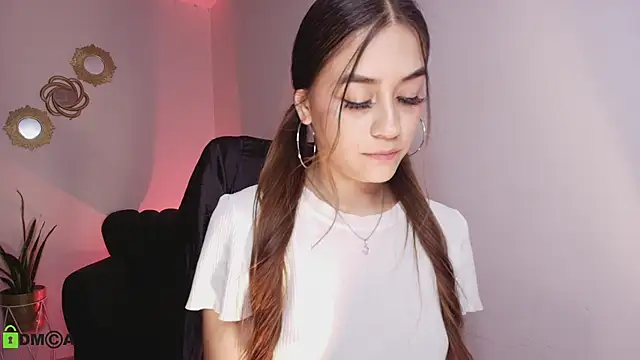 Snapshot of Aliss_rose chatting on 11.15.25 Aliss rose online show from 11.15.25