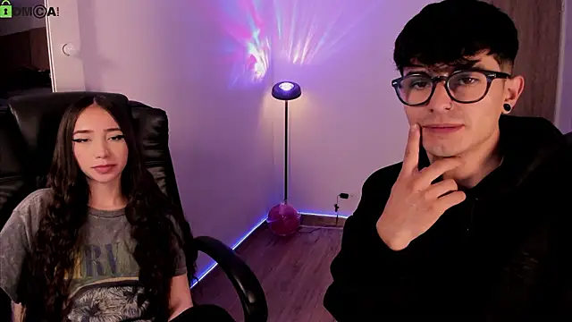 Mikeyvioleta  online show from 03.11.26