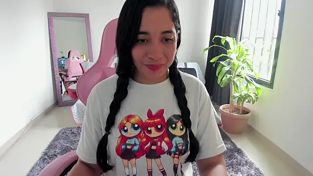 Snapshot of Kruela chatting on 10.30.25 Kruela online show from 10.30.25