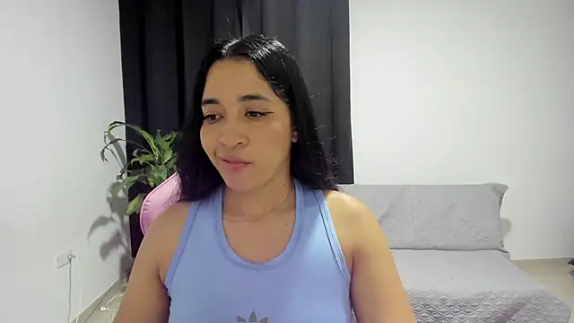 Snapshot of Kruela chatting on 11.07.25 Kruela online show from 11.07.25