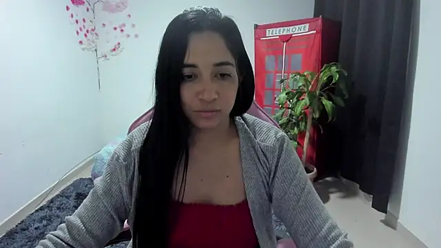 Snapshot of Kruela chatting on 11.12.25 Kruela online show from 11.12.25