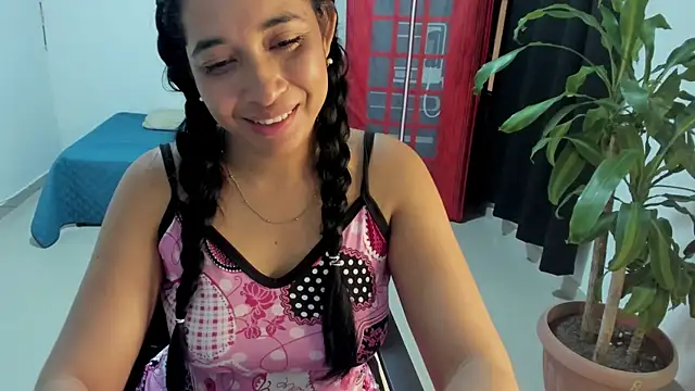 Snapshot of Kruela chatting on 11.27.25 Kruela online show from 11.27.25