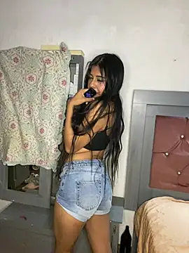 Snapshot of Alicia_Sanz chatting on 03.08.26 Alicia Sanz online show from 03.08.26